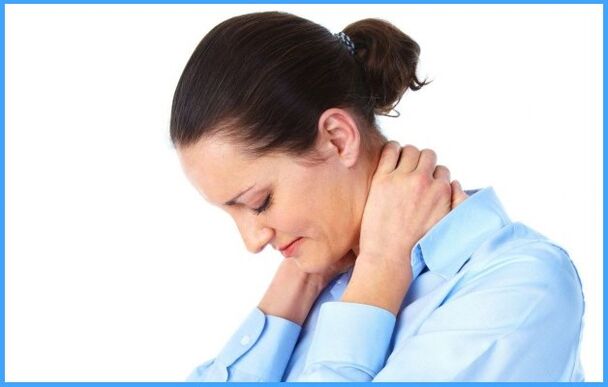 Πόνος στον αυχένα σε μια γυναίκα με αυχενική οστεοχόνδρωση