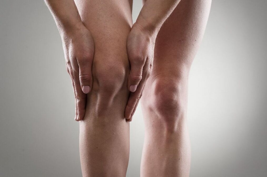 Το πρώτο σύμπτωμα της οστεοαρθρίτιδας του γόνατος είναι ο πόνος στο γόνατο